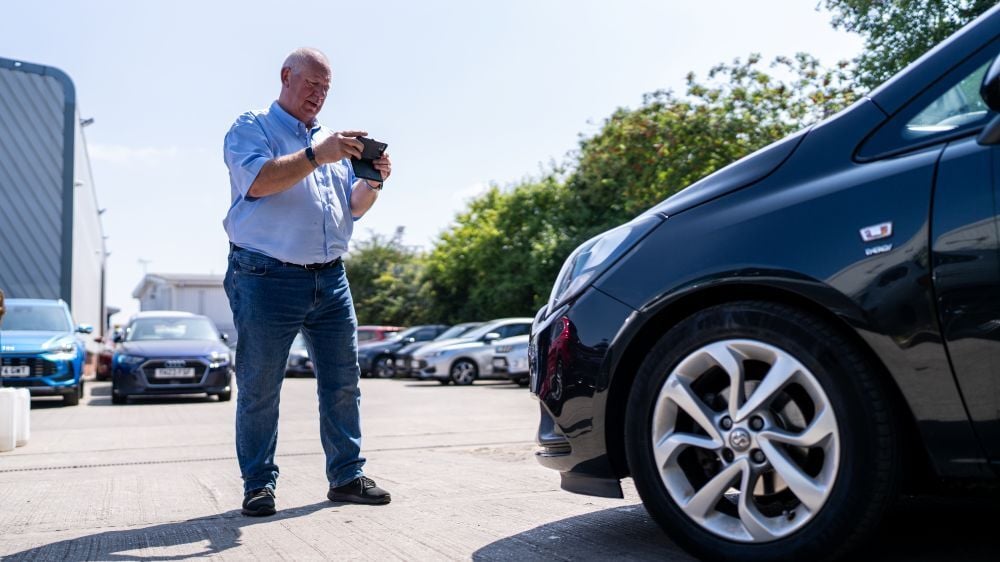 Dealer Auction | Luscombe's appraising trade stock